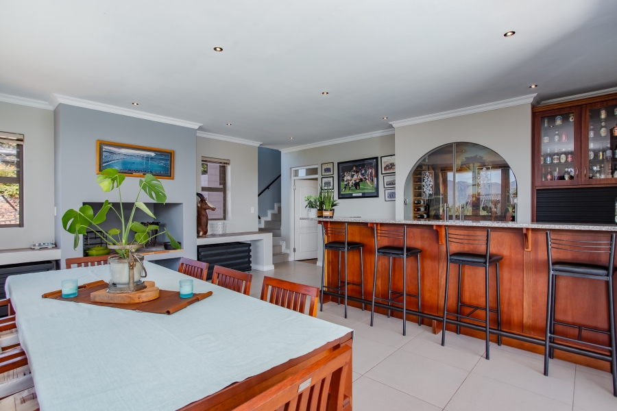 5 Bedroom Property for Sale in Lemoenkloof Western Cape